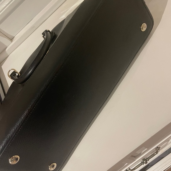 Coach purse - sold - Picture 4 of 8